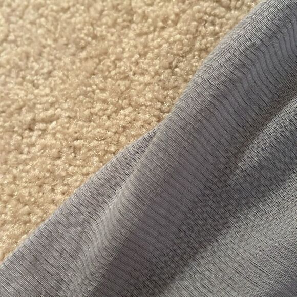 LADIES SIZE XL UNDER ARMOUR ATHLETIC TOP - Picture 8 of 8